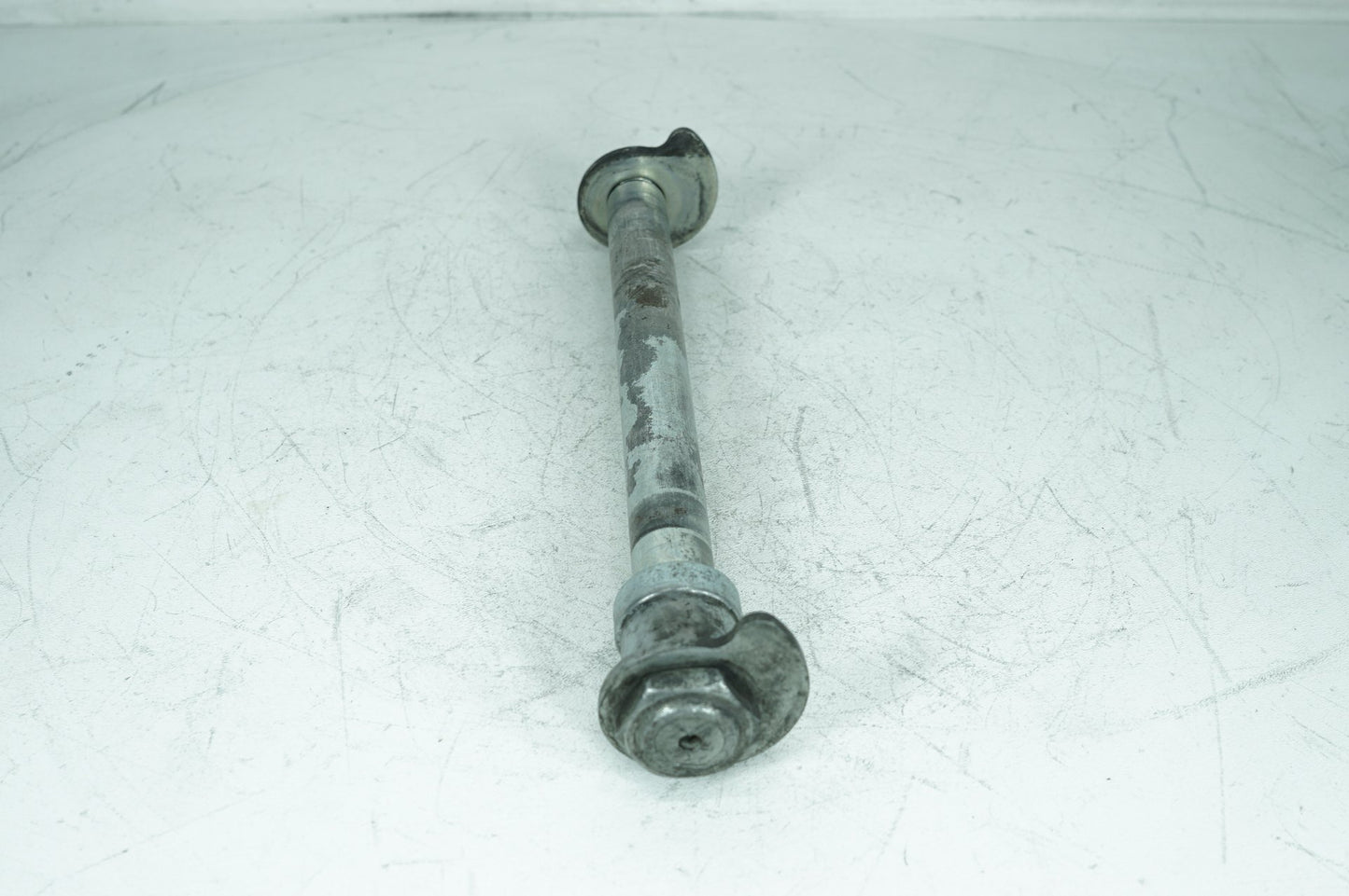 2007 - 2012 Harley-Davidson Touring CVO Electra Screamin Eagle Rear Wheel Axle Bolt Shaft 41056-02