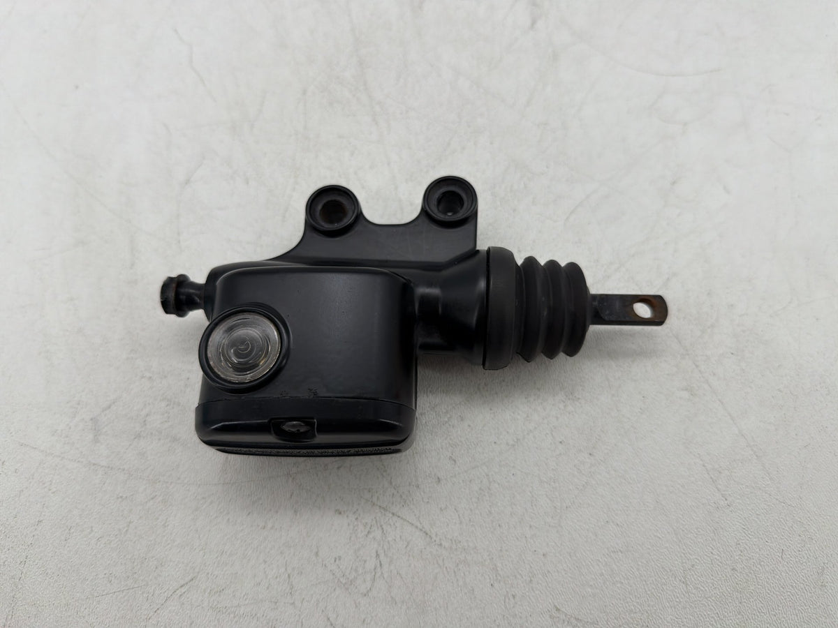 2011 Harley Road King Touring FLHR OEM Rear Brake Master Cylinder Reservoir