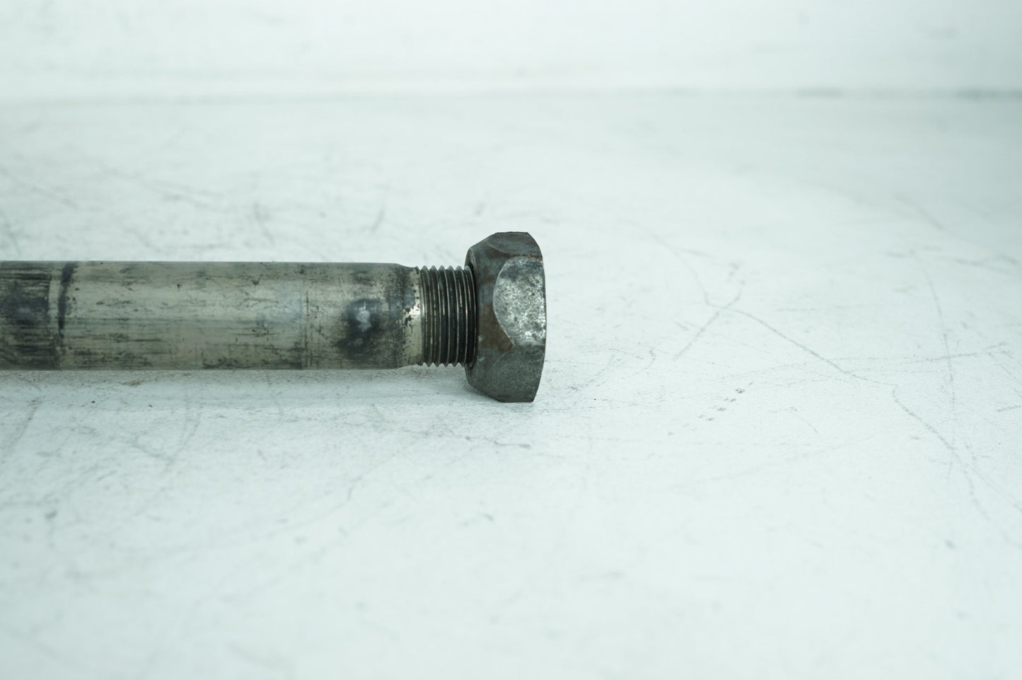 2007 - 2017 Harley-Davidson Dyna 105th Wide Glide Rear Wheel Axle Bolt Shaft 41114-08