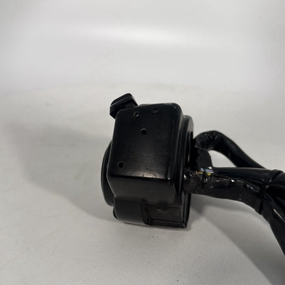 1999 - 2006 Harley-Davidson Touring Electra Glide Classic Left Turn Signal Headlight Switches Controls 71685-06A