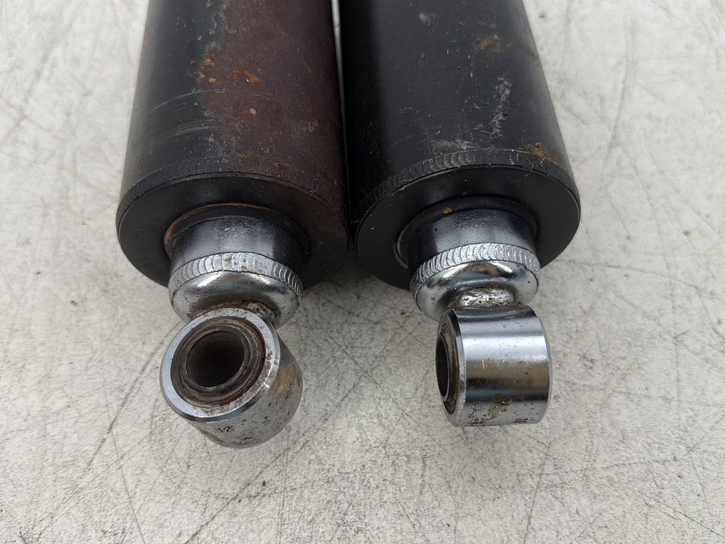 2000 Harley Softail FLSTC Heritage Classic OEM Rear Left Right Shock Absorbers