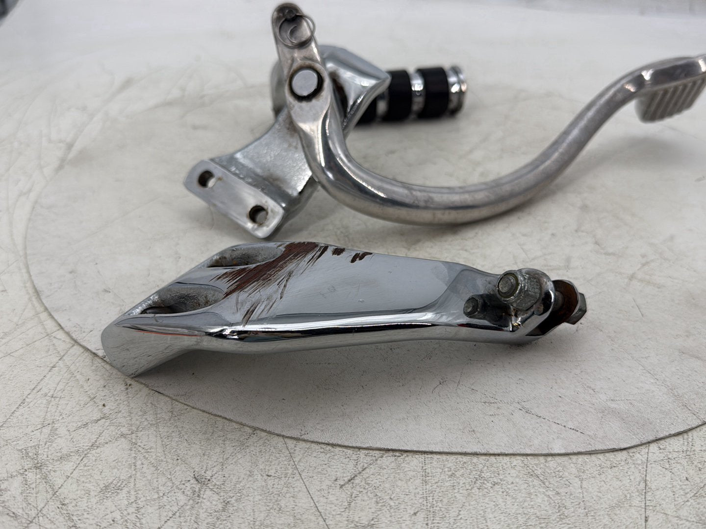 2015 Harley Dyna Low Rider FXDL OEM Right Driver Footpeg Bracket Mount