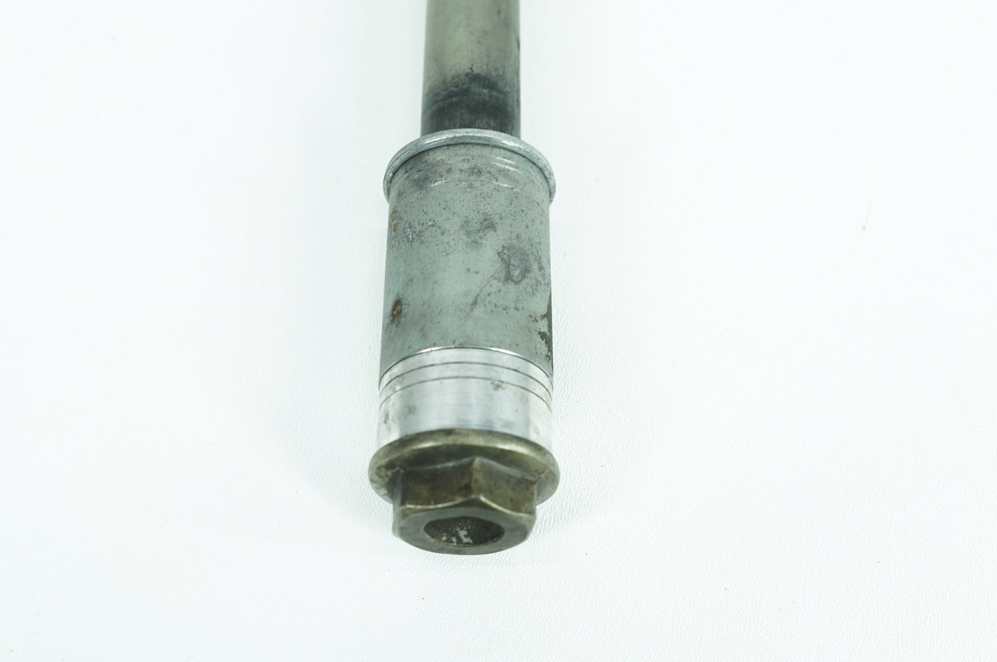 2007 - 2017 Harley-Davidson Dyna Street Bob Rear Wheel Axle Bolt Shaft 41114-08
