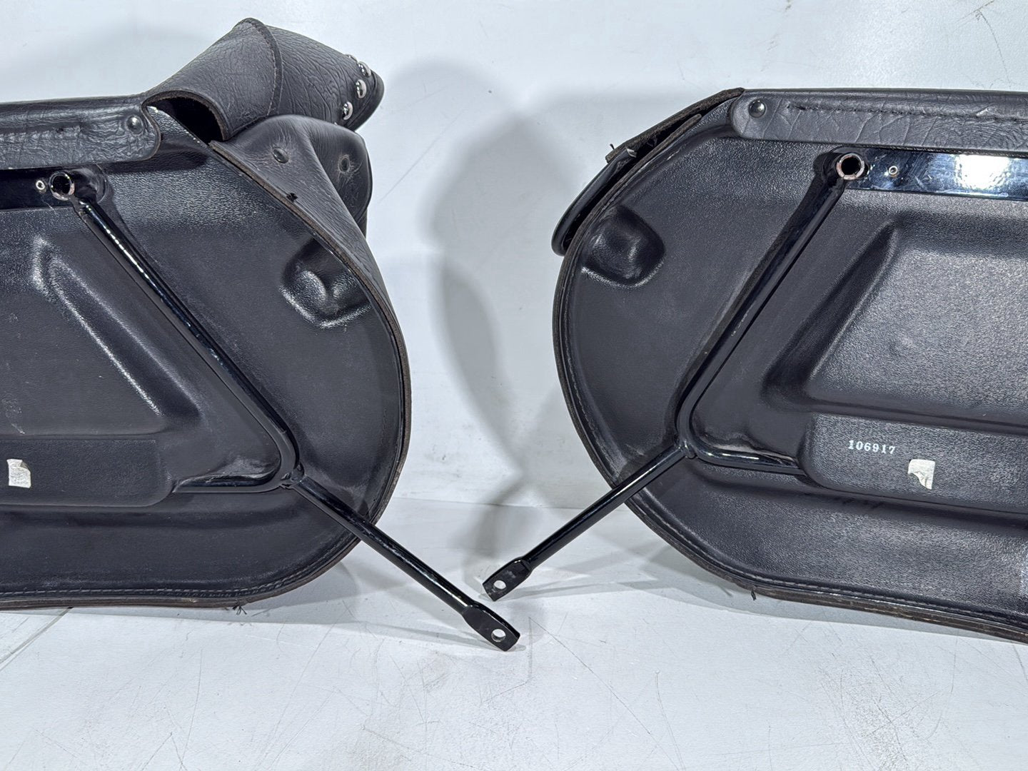 2007 Harley Softail Heritage Classic FLSTC OEM Rear Left Right Saddlebags Luggage Leather