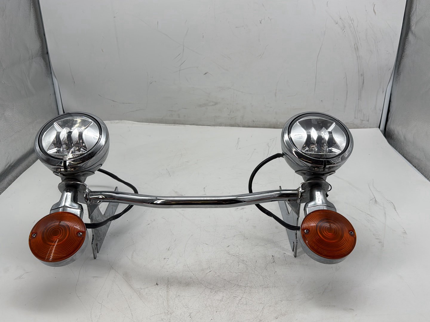 2006 Harley Touring FLHTCI Electra Glide Classic OEM Front Turn Signal Indicators Aux Light Bar