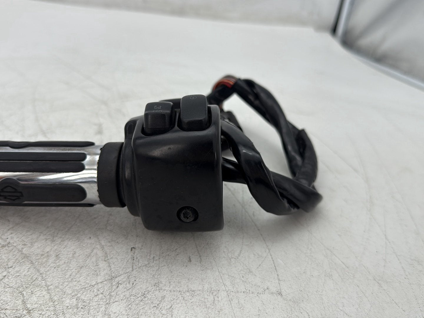 2013 Harley Electra Glide Touring Ultra FLHTCUI OEM Right Engine Start Kill Switches Controls