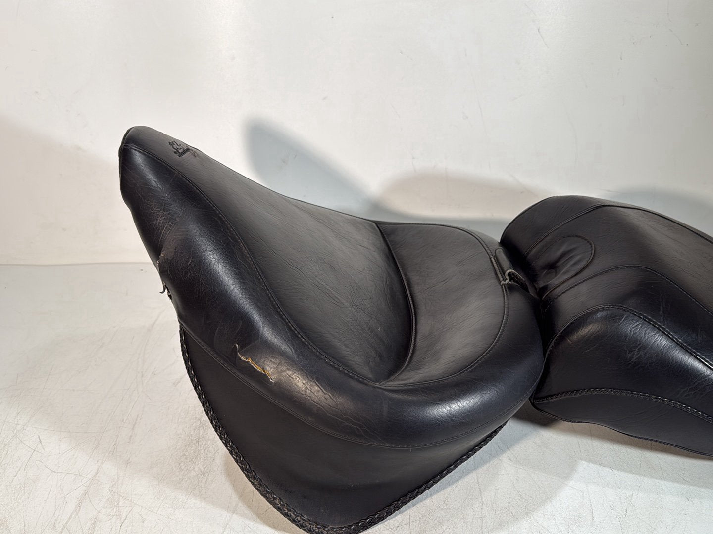 1986 - 1998 Harley-Davidson Softail Heritage Classic Passenger Rider Driver Seat Saddle MUSTANG
