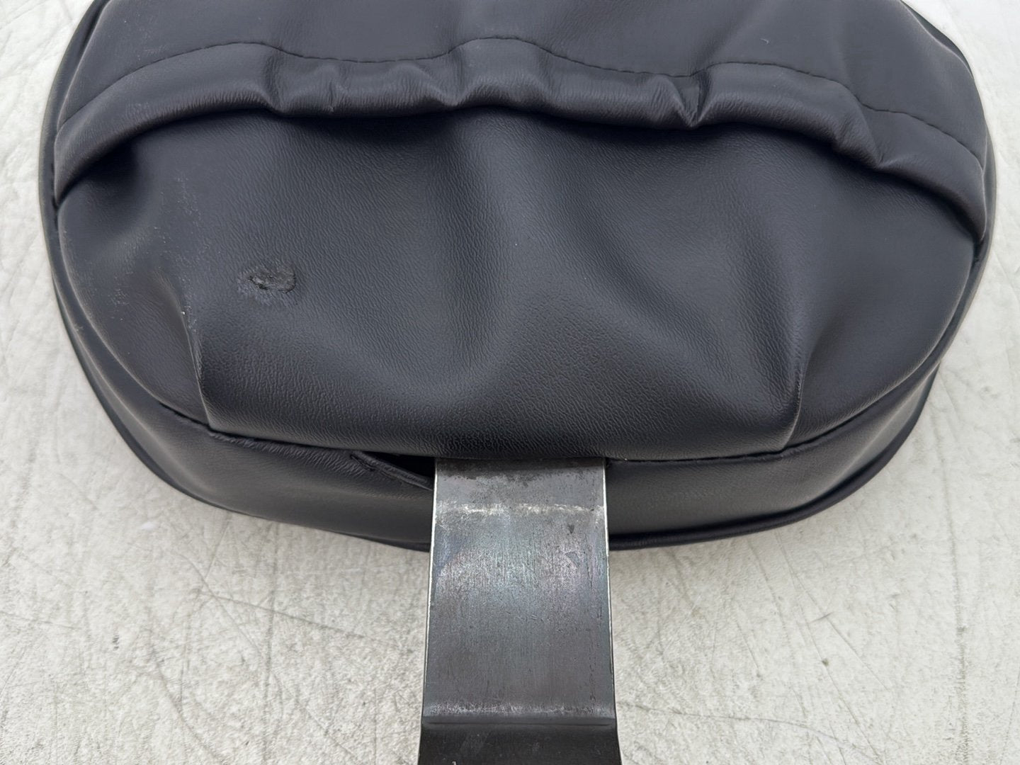 1998 Harley Touring FLHTCUI Electra Glide Ultra OEM Rider Driver Backrest Adjustable Cushion Pad