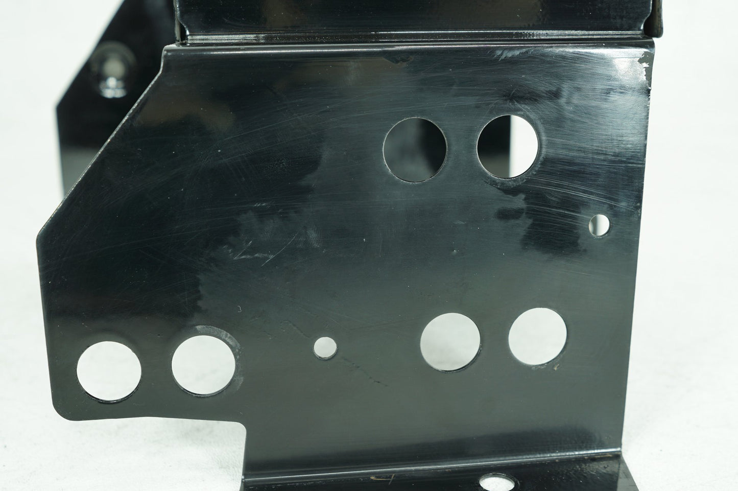 1999 - 2006 Harley-Davidson Touring Electra Glide Ultra Battery Tray Bracket Holder Carrier 66281-01