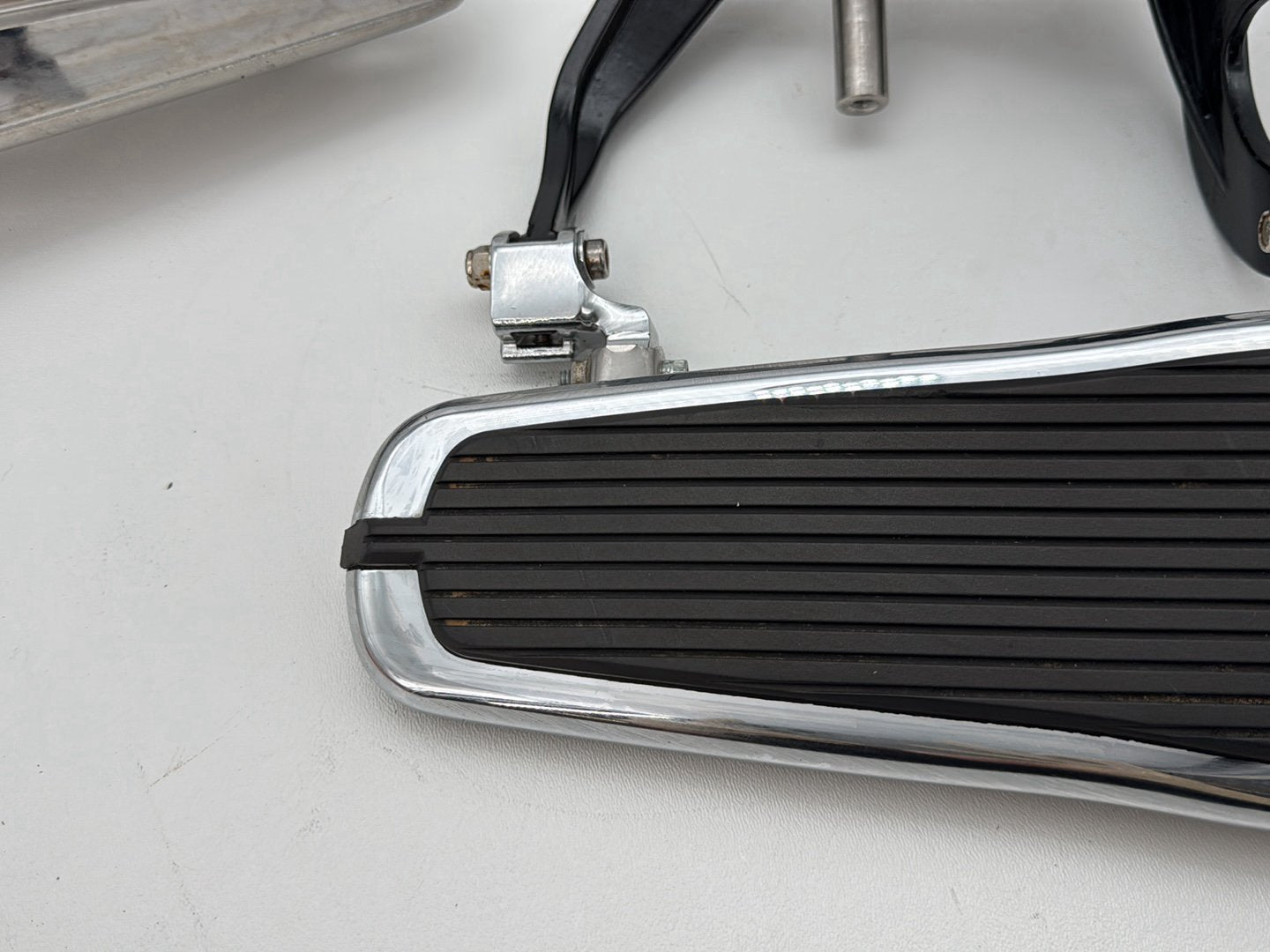 2008 Harley Softail Deluxe FLSTN OEM Left Right Driver Floorboard Foot Rest