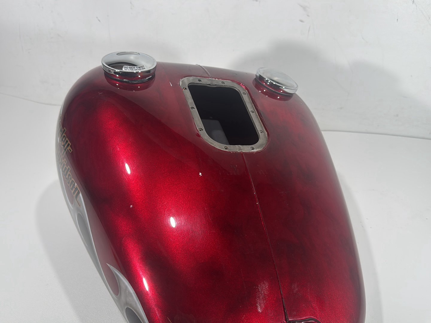 2004 Harley Softail FLSTC Heritage Classic OEM Fuel Gas Tank Gasoline Reservoir