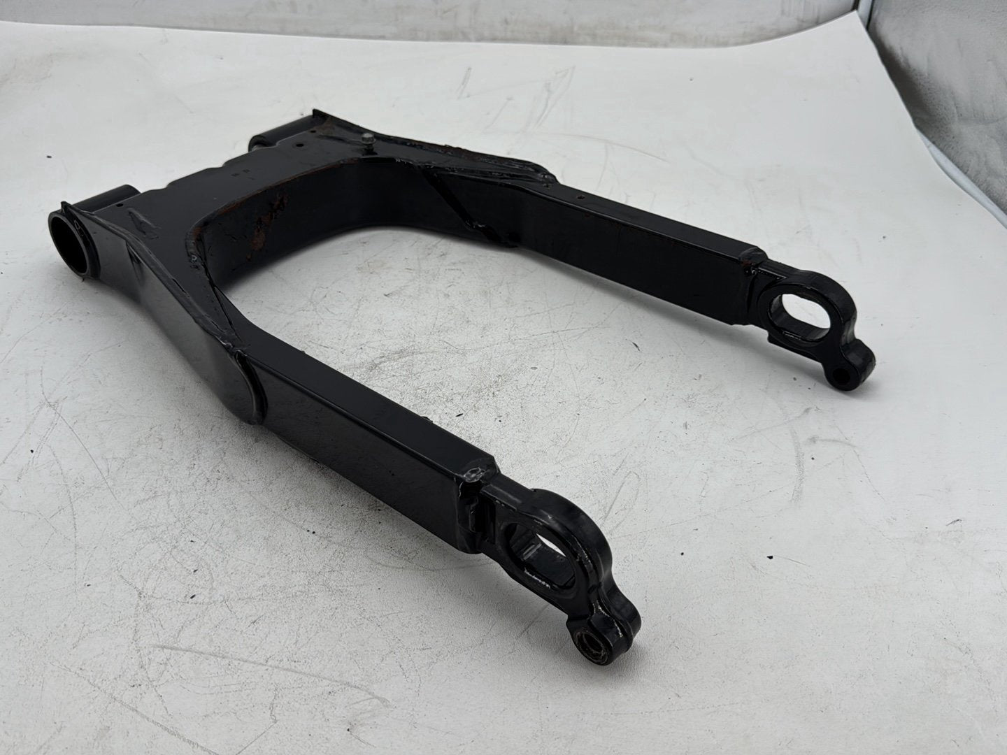 2006 Harley Street Glide Touring FLHXI OEM Rear Fork Swingarm Swing Arm