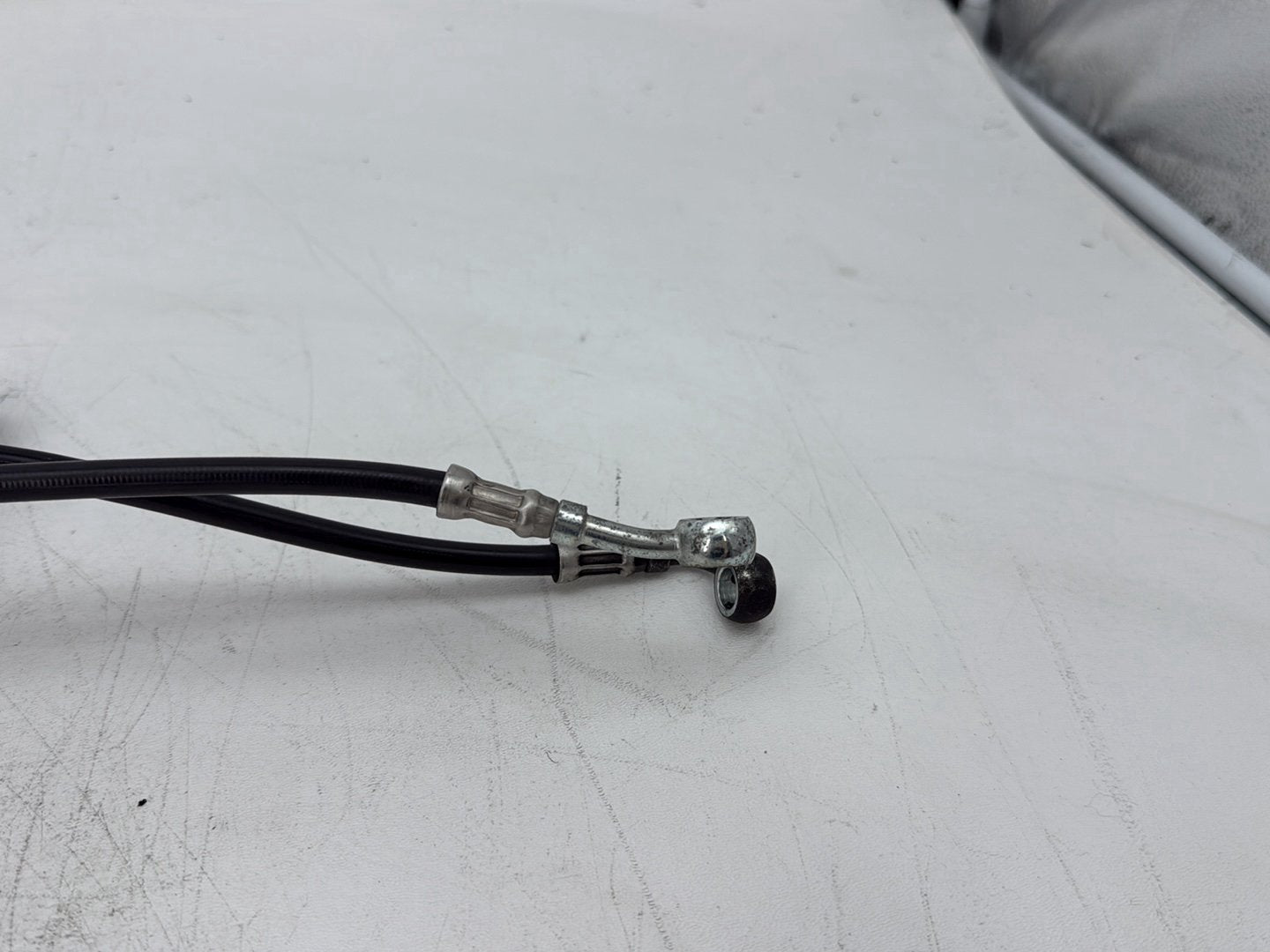 2013 Harley Electra Glide Touring Ultra FLHTCUI OEM Front Brake Hose Line Pipe NON-abs