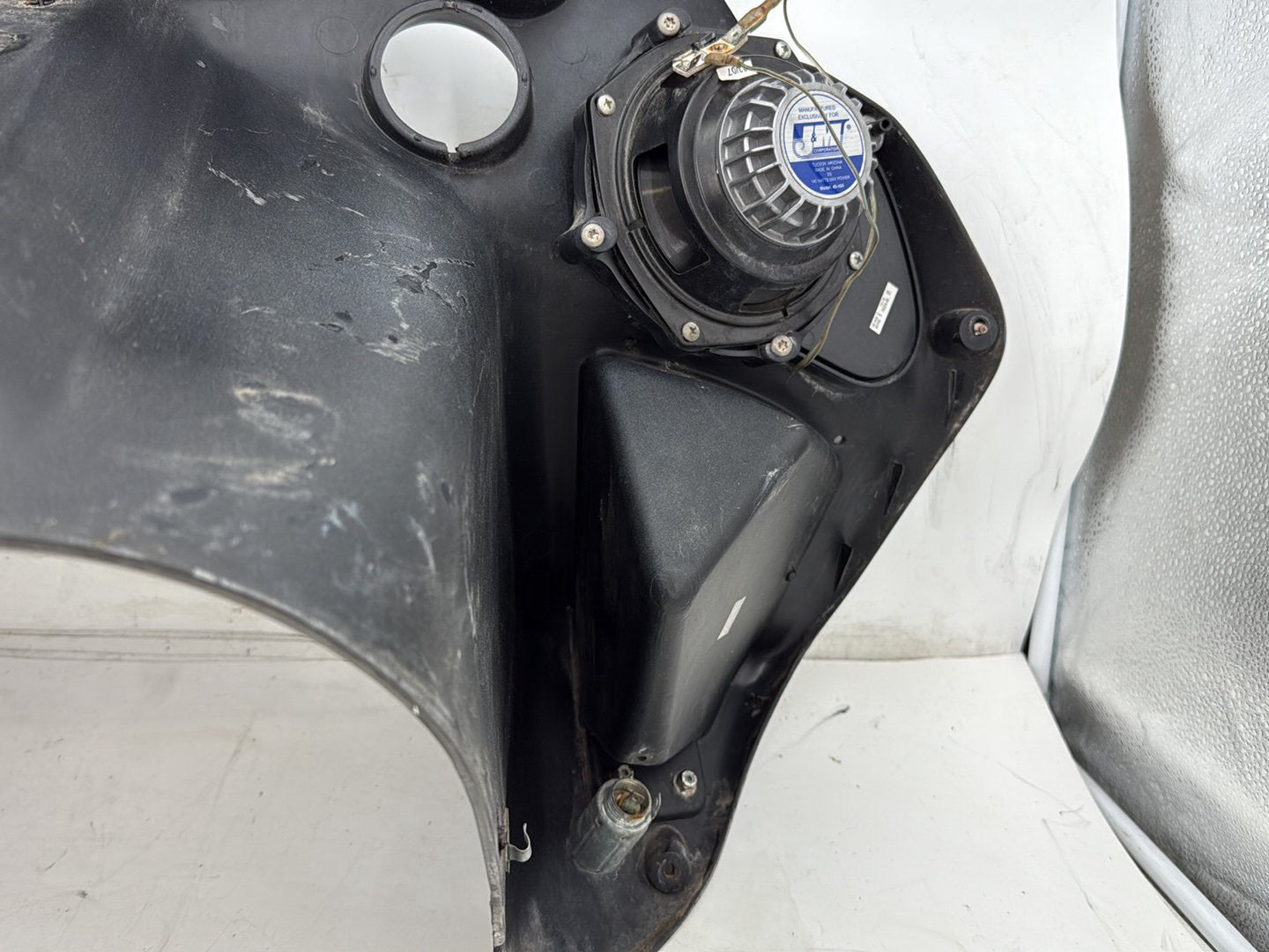 2005 Harley Road Glide Touring FLTRI OEM Front Inner Batwing Fairing Cover