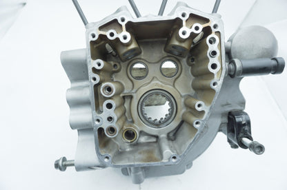 2007 - 2011 Harley-Davidson Touring Electra Glide Crankcase Shaft Engine Motor Cover 24653-06