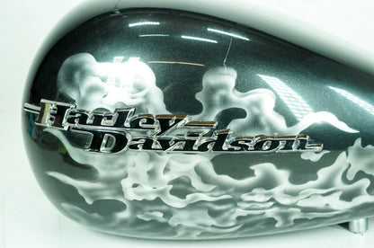 2007 - 2011 Harley-Davidson Touring Street Glide Fuel Gas Tank Gasoline Reservoir 61356-08