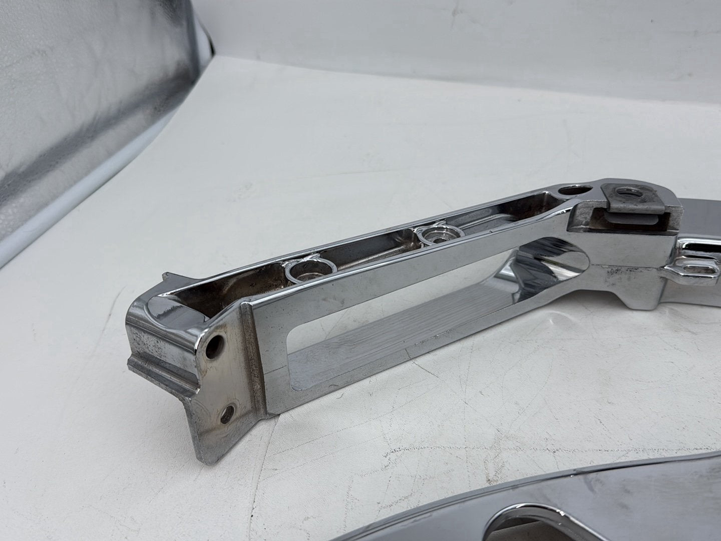 2019 - 2023 Harley-Davidson Touring Street Glide Left Right Saddlebag Fender Struts Brackets 90200503