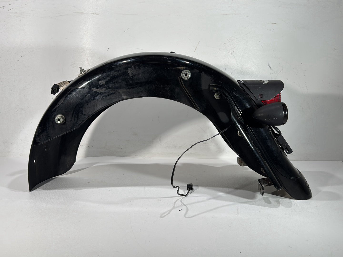 2007 Harley Street Glide Touring FLHX OEM Rear Wheel Fender & Turn Signals Bar