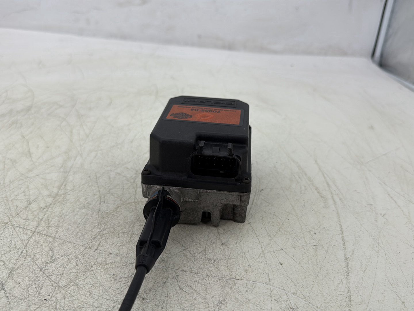 2007 Harley Touring FLHTC Electra Glide Classic OEM Cruise Control Actuator 70955-04