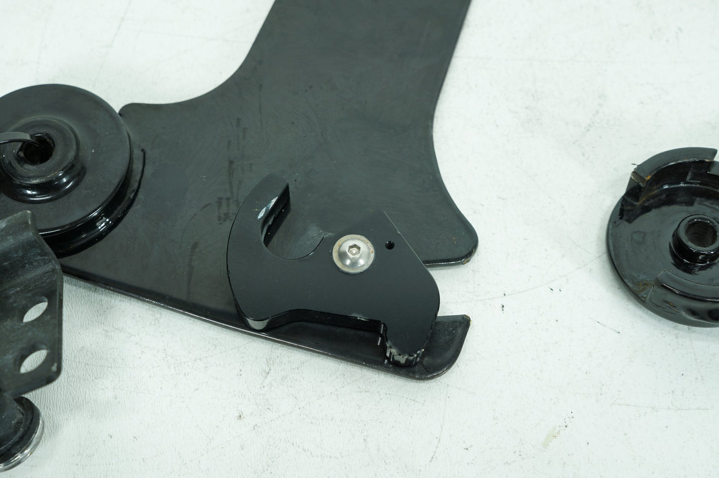 2007 - 2011 Harley-Davidson Touring Street Glide Left & Right Saddlebag Mount Brackets 53758-96C