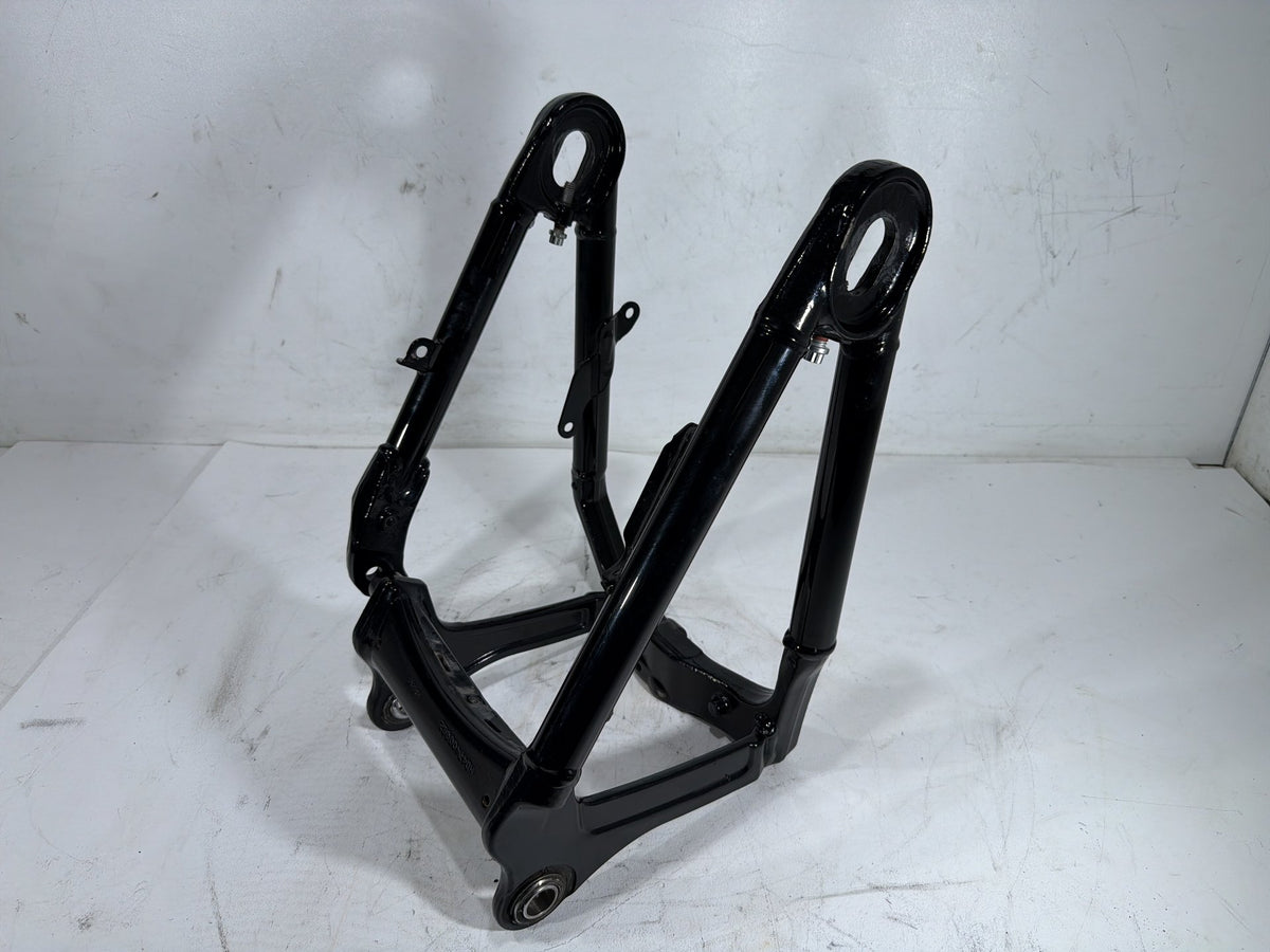 2020 Harley Softail Standard FXST OEM Rear Fork Swingarm Swing Arm