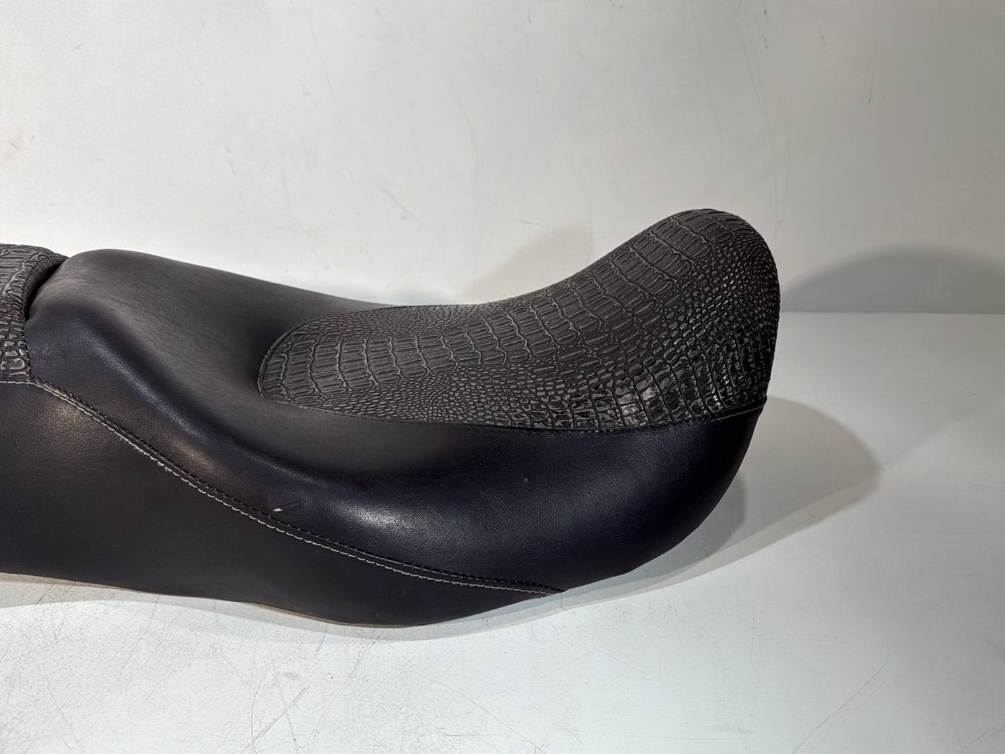 2007 - 2012 Harley-Davidson Touring Street Glide Passenger Rider Driver Seat Saddle