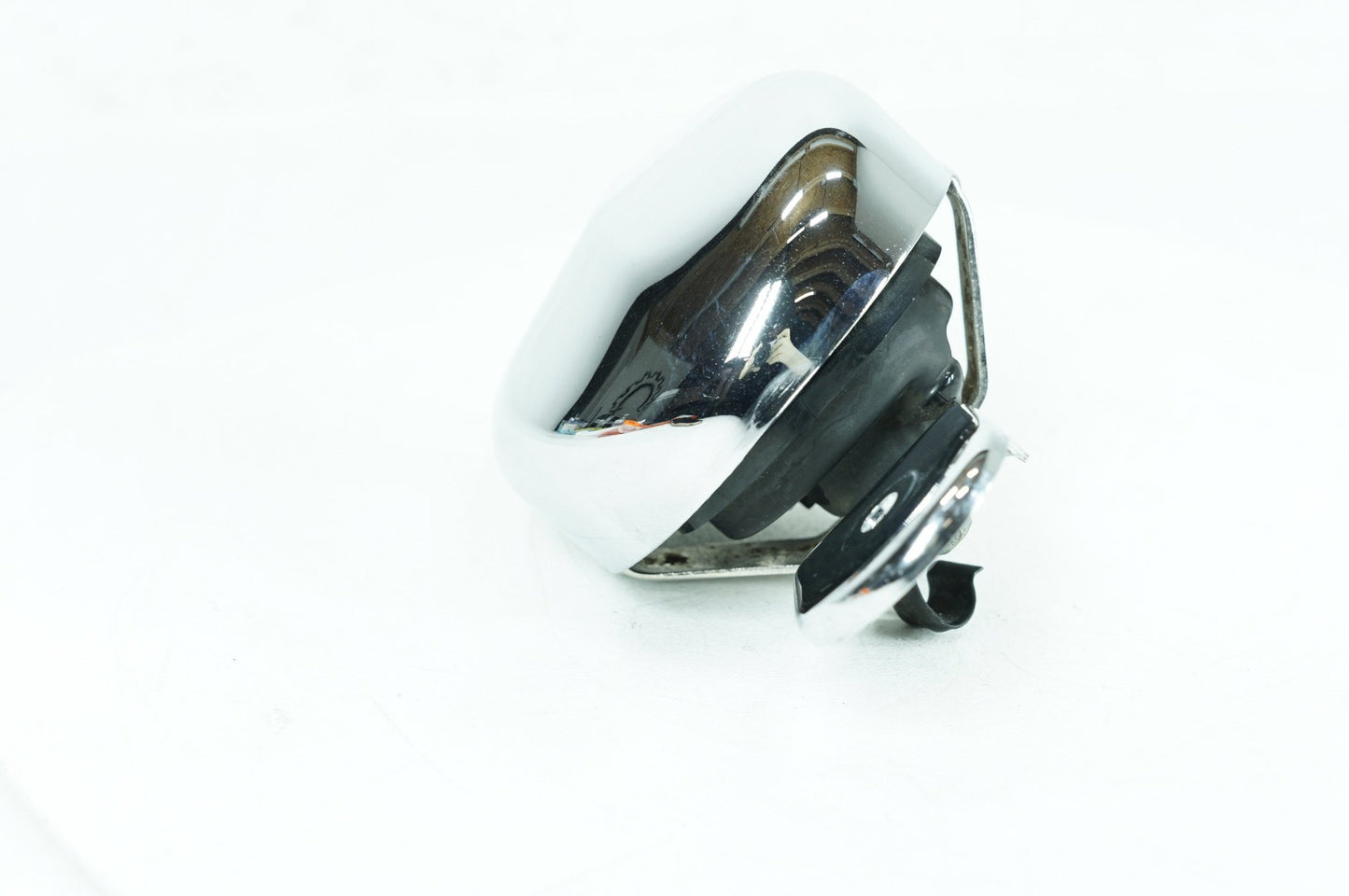 2007 - 2012 Harley-Davidson Touring Electra Glide Horn Signal Klaxon Chrome Cover 69012-93A