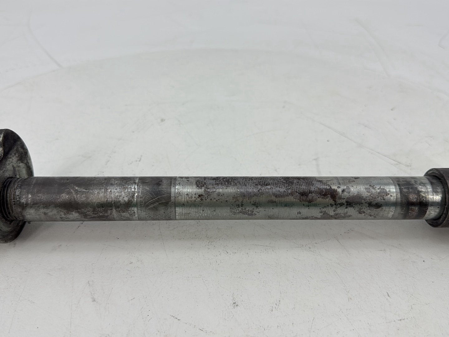 1999 - 2006 Harley-Davidson Touring CVO Screamin Eagle Road King Rear Wheel Axle Bolt Shaft 41056-02
