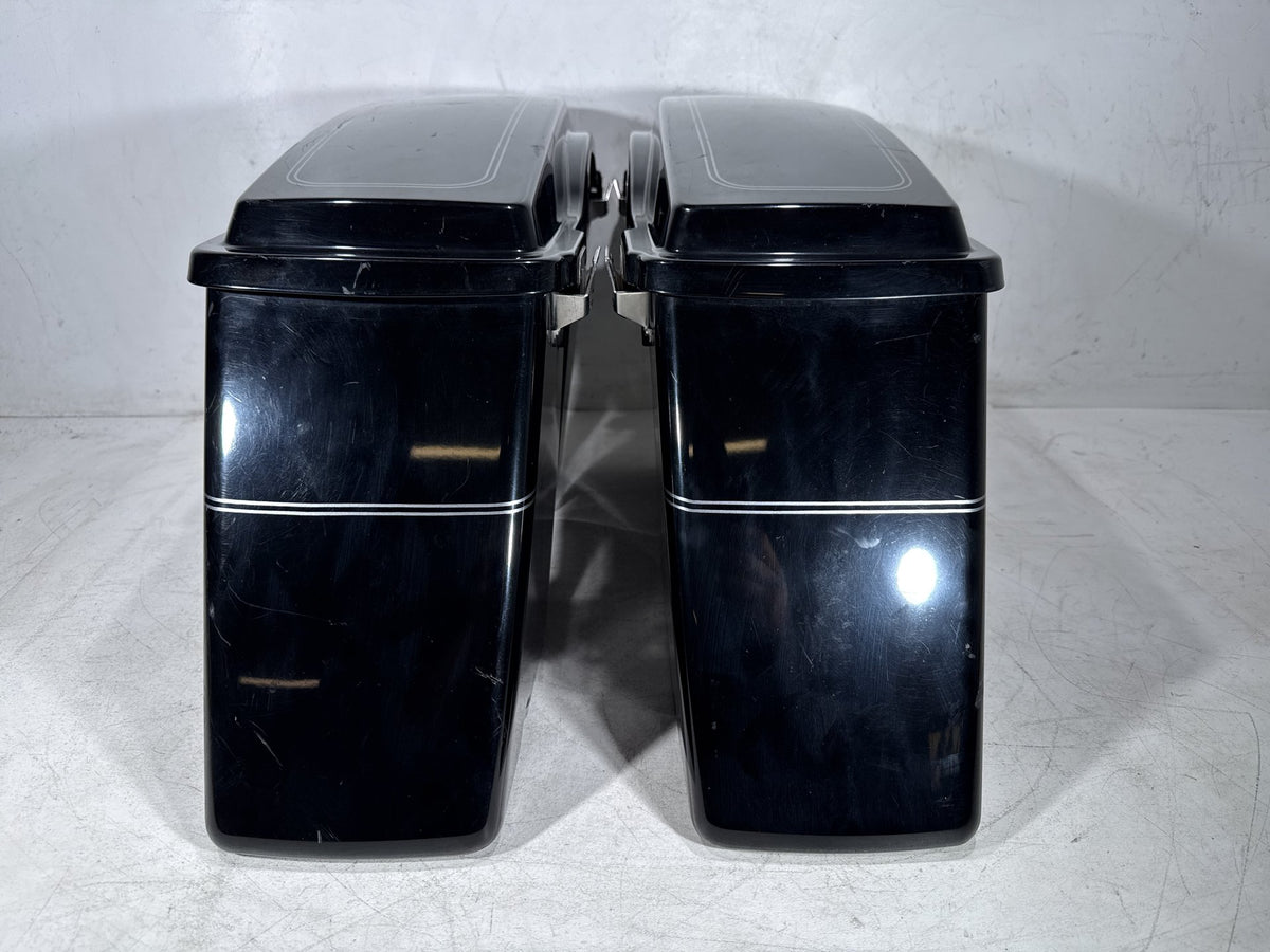 2009 Harley Electra Glide Touring Ultra OEM Left Right Saddlebags Luggage NOKey