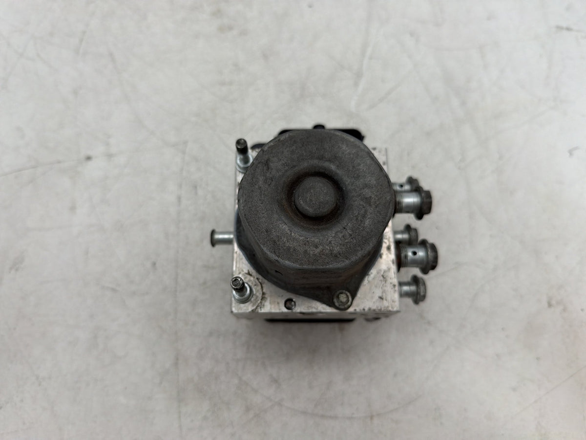 2015 Harley Electra Glide Touring Ultra OEM ABS Brake Pump & Control Module