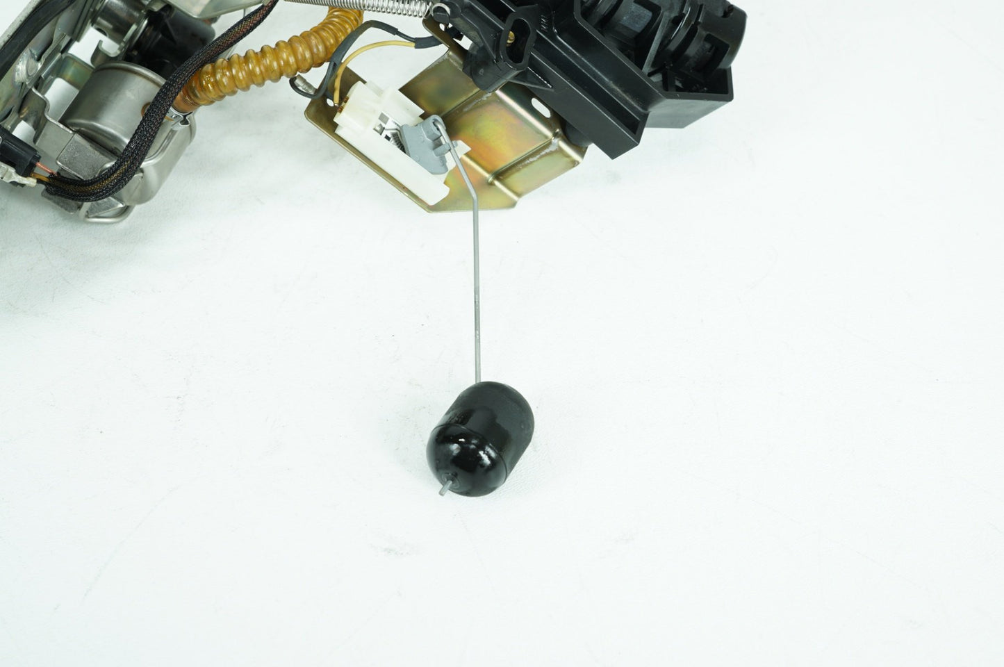 2000 - 2006 Harley-Davidson Touring Road King Custom Fuel Pump Gas Gasoline Petrol Sending 62897-01B