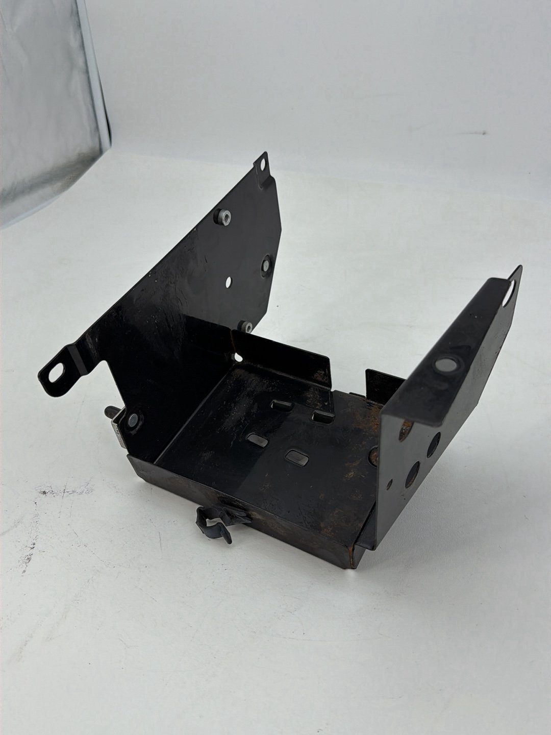 1999 - 2006 Harley-Davidson Touring Road King Battery Tray Bracket Holder Carrier  	66281-01