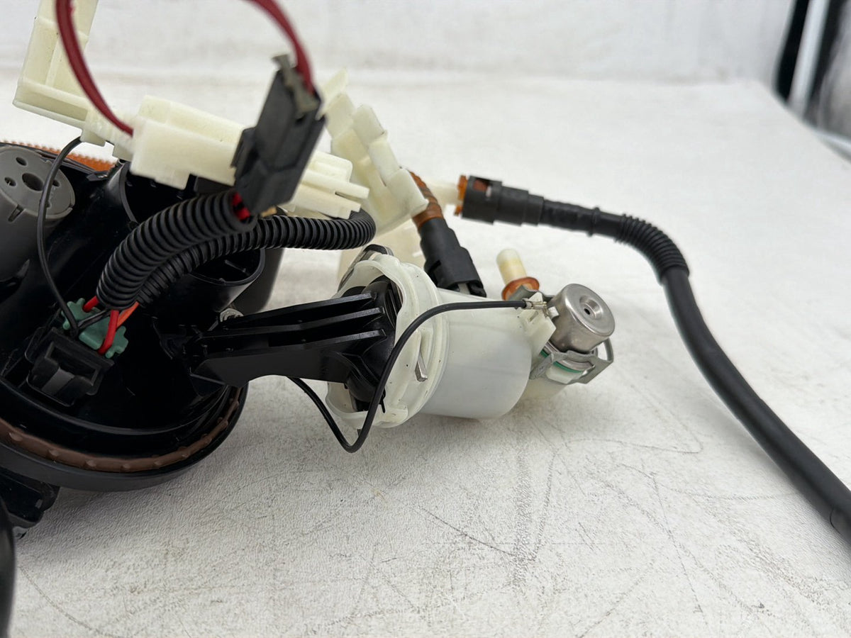 2013 Harley Electra Glide Touring CVO OEM Fuel Pump Gas Gasoline Petrol Sending