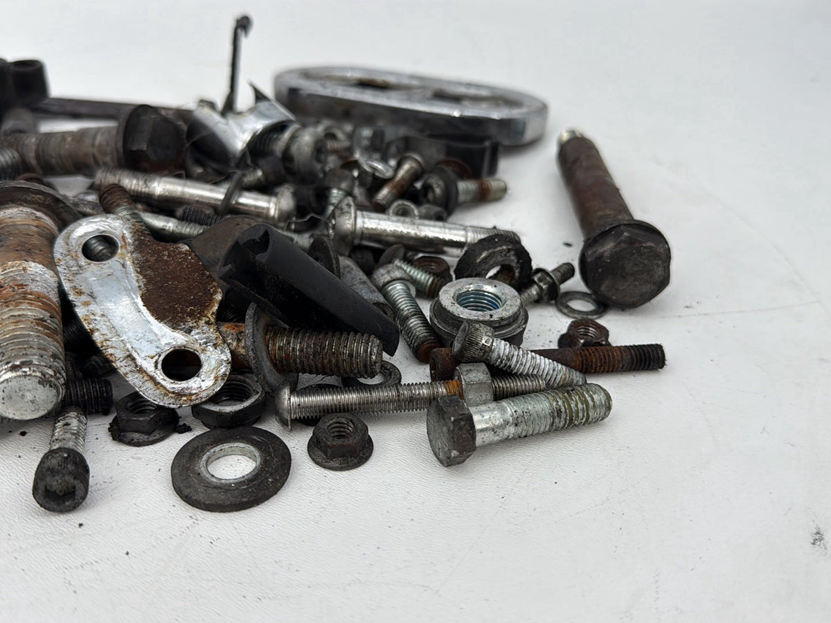 2006 Harley-Davidson Sportster XL883 C - Hardware Bolts Nuts & Brackets