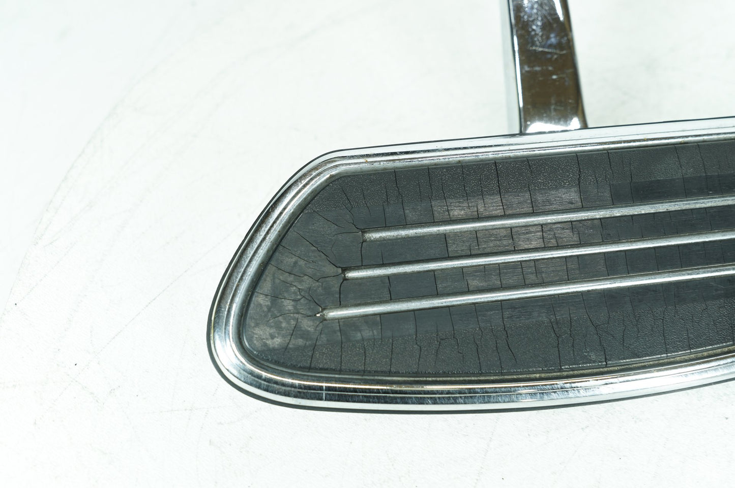 2007 - 2012 Harley-Davidson Touring Street Glide Left & Right Passenger Floorboard Foot Rest 52719-93B