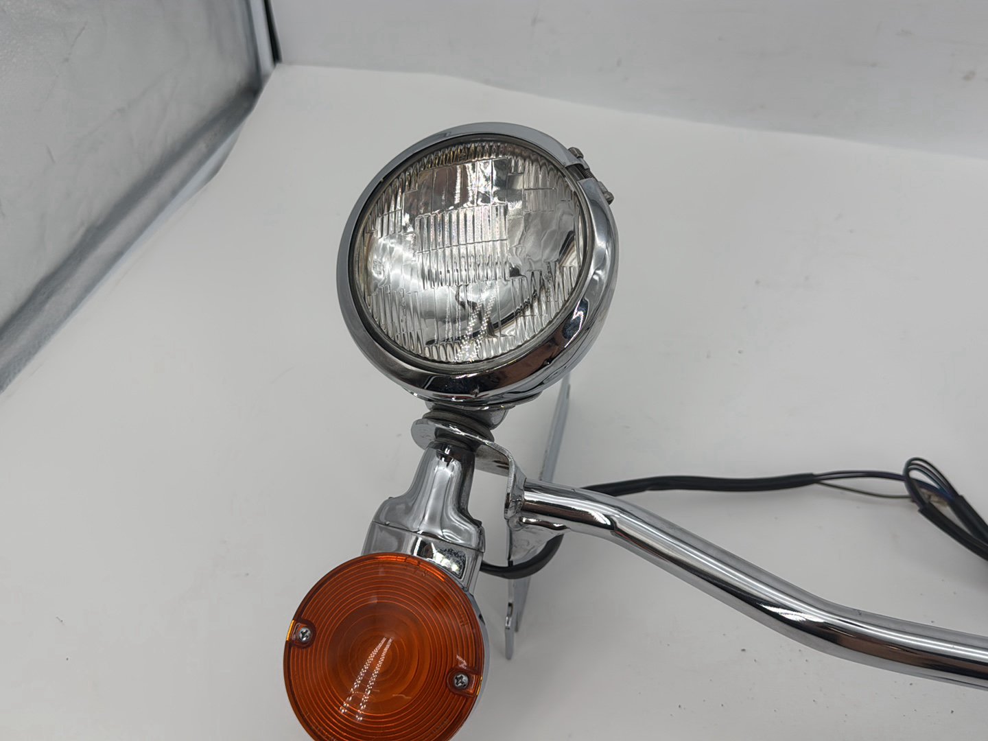 1999 - 2006 Harley-Davidson Touring Electra Glide Classic Front Turn Signal Indicators Aux Light Bar 68712-94A