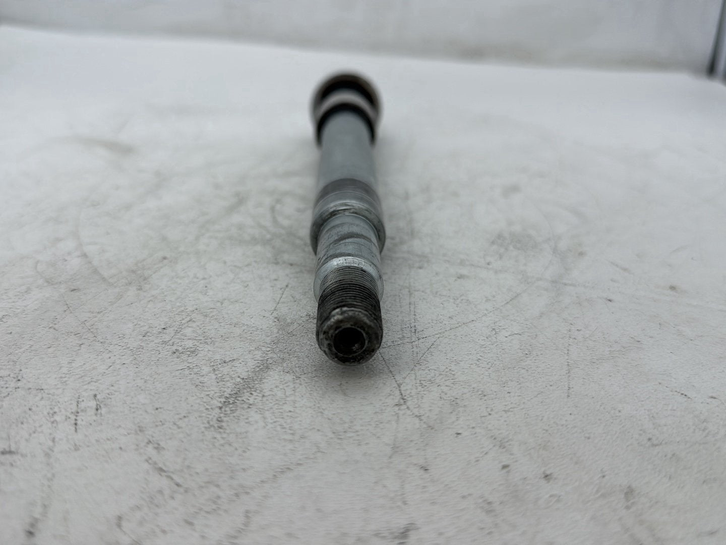 2017 Harley Road Glide Touring FLTRXS OEM Front Wheel Axle Bolt Shaft 41547-07A