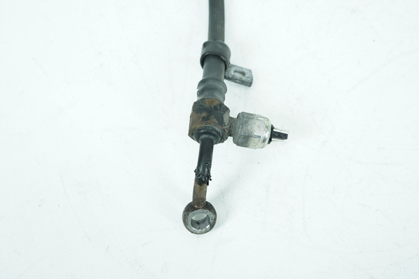 1999 - 2006 Harley-Davidson Dyna Street Bob Rear Brake Hose Line Pipe 40956-00A