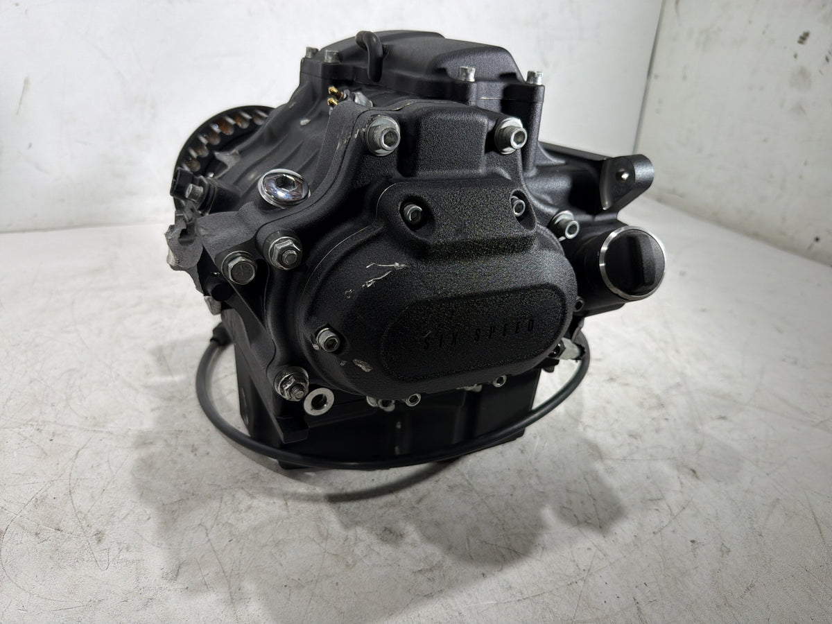 2017 Harley Dyna Street Bob FXDB OEM 6 Speed Transmission Gearbox 2K * CRACKED *
