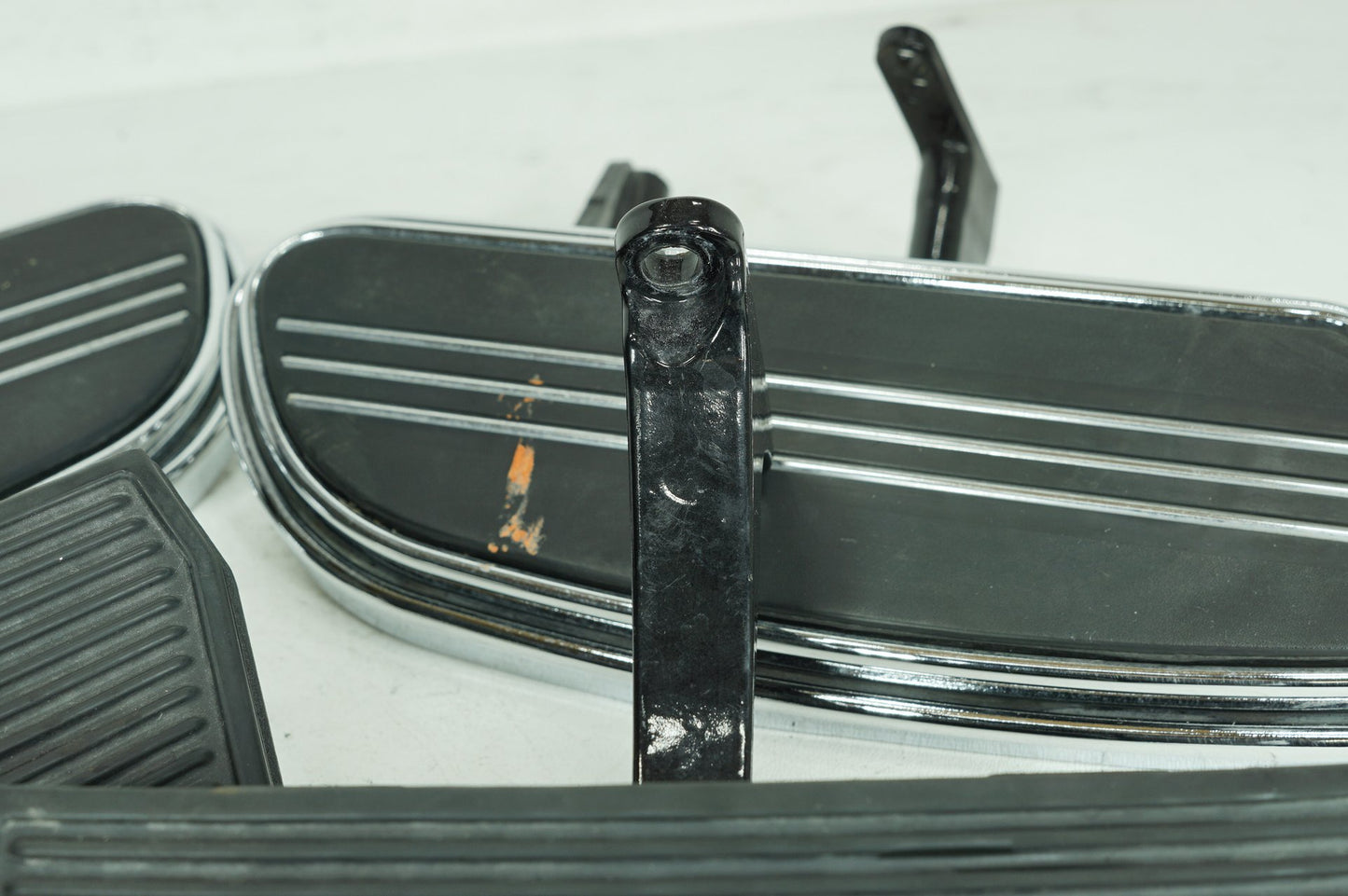 2007 - 2011 Harley-Davidson Touring Street Glide Left Right Driver & Pass Floorboard Foot Rest 50683-04