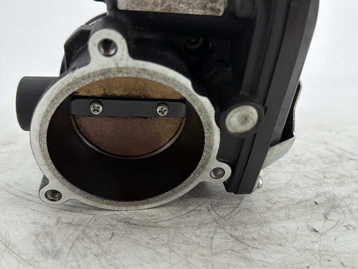 2017 Harley Touring FLHXS Street Glide OEM Engine Intake Manifold Throttle Body