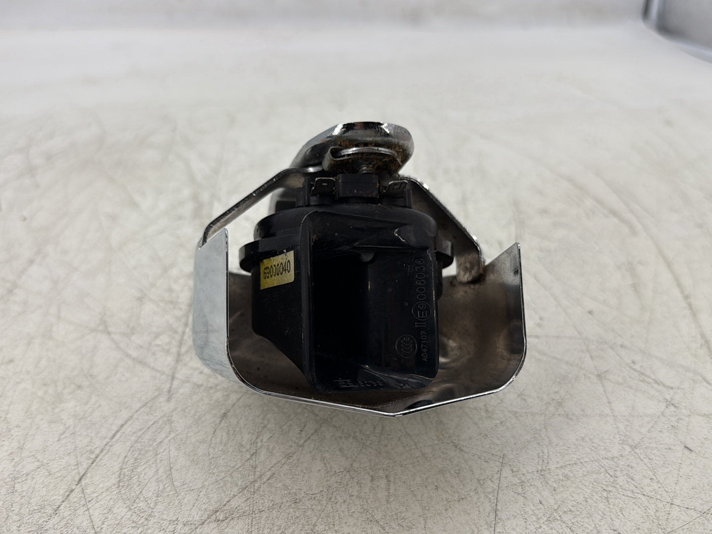 2015 Harley Road Glide Touring FLTRXS OEM Horn Signal Klaxon Chrome Cover