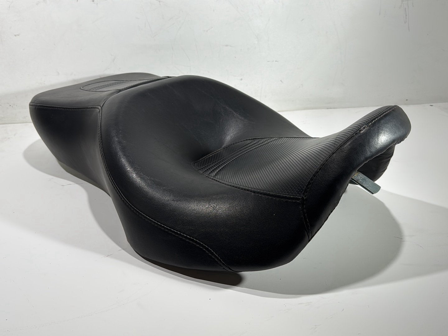 2006 Harley Street Glide Touring FLHXI OEM Passenger Rider Driver Seat Saddle