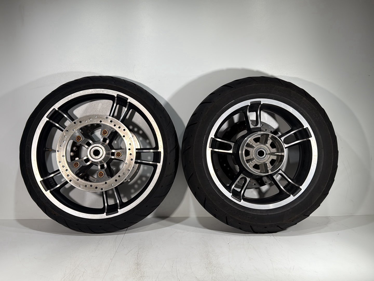 2007 - 2011 Harley-Davidson Touring Electra Glide Ultra Front & Rear Wheel Rim Tire 41085-08