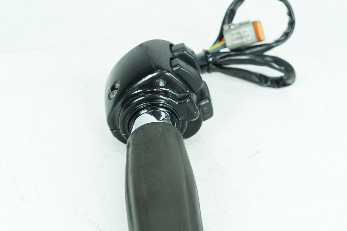 2004 - 2013 Harley-Davidson Sportster Custom Left Turn Signal Headlight Switches Controls 71682-06A
