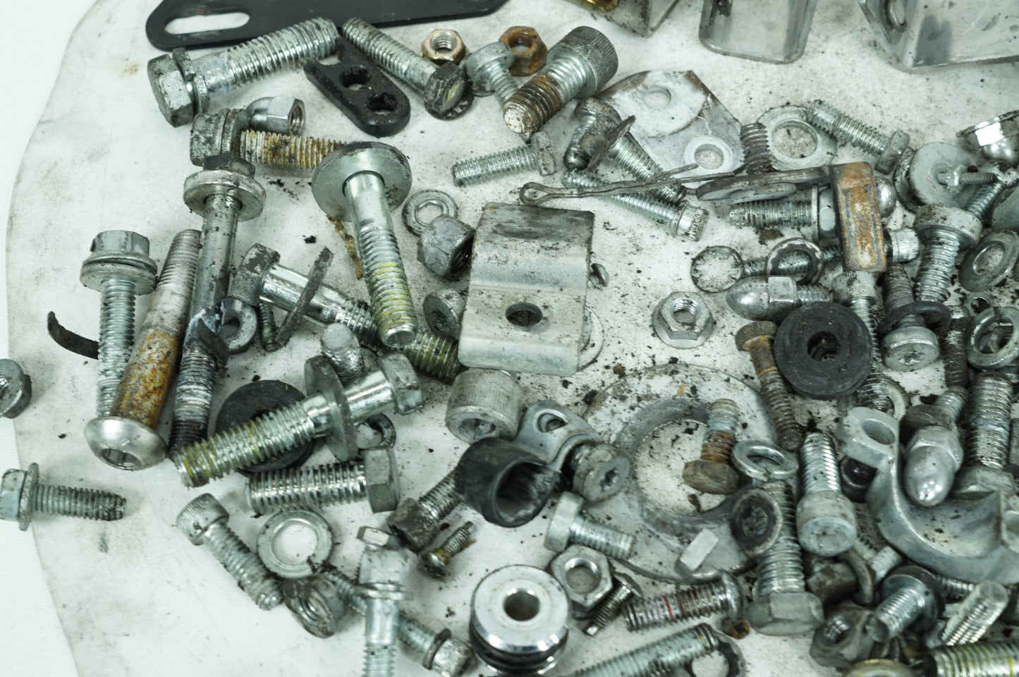 2000 - 2006 Harley-Davidson Touring Road King Custom Hardware Bolts Nuts & Brackets w/ Left Right Swingarm Brackets