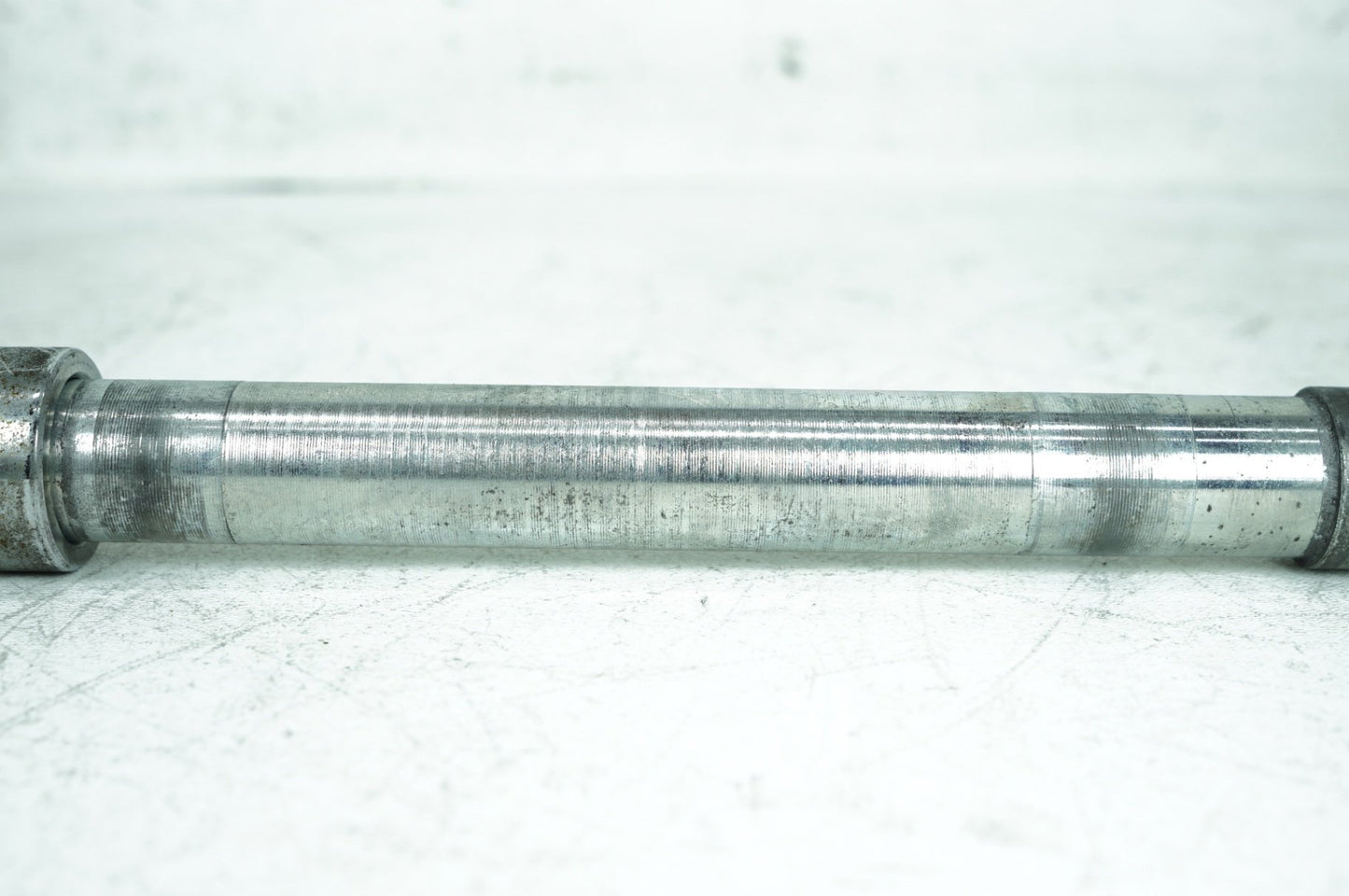 1999 - 2006 Harley-Davidson Touring Electra Ultra Classic Front Wheel Axle Bolt Shaft 43364-00