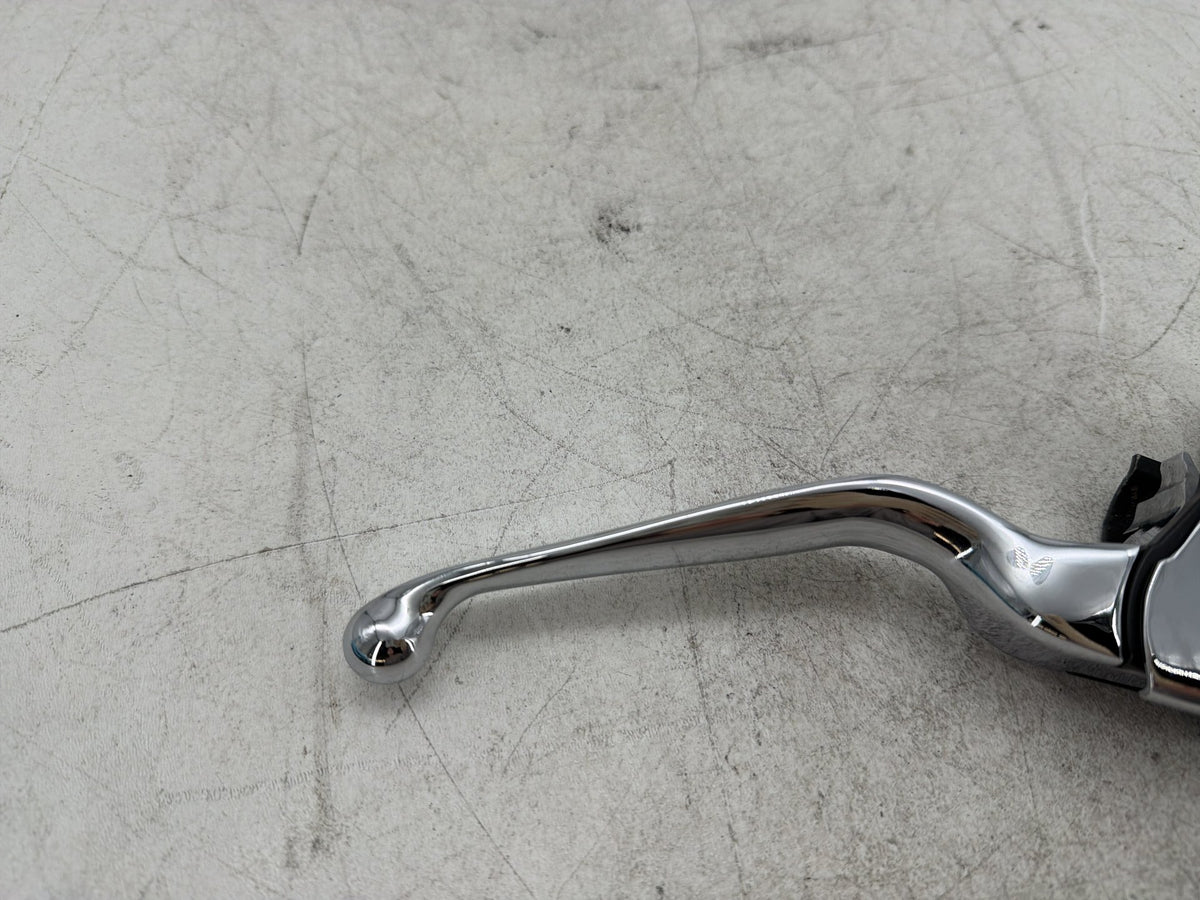 2004 Harley Electra Glide Touring OEM Front Right Brake Lever Master Cylinder