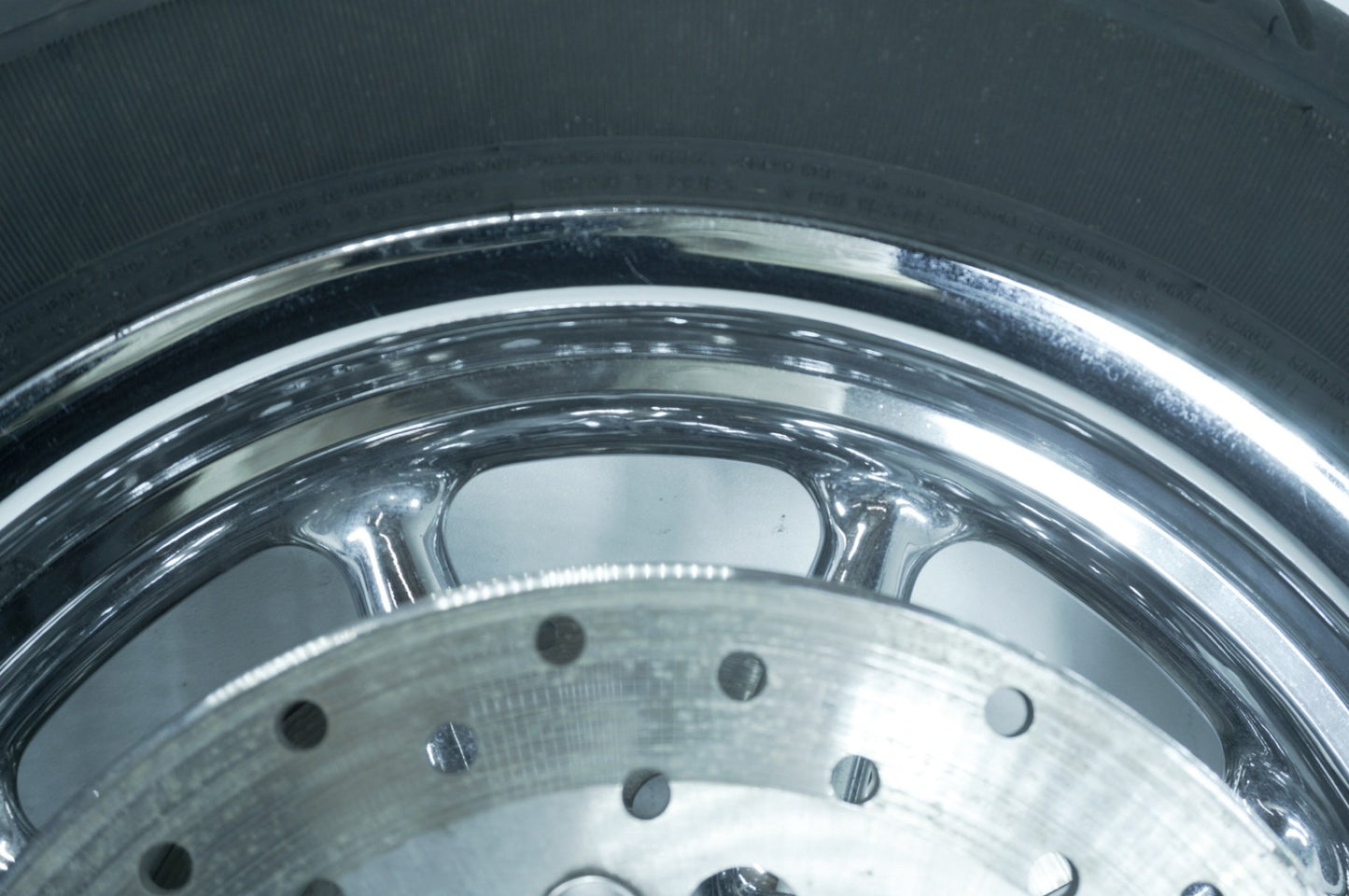 2007 - 2011 Harley-Davidson Touring CVO Electra Screamin Eagle Front & Rear Wheel Rim Tire 43539-04