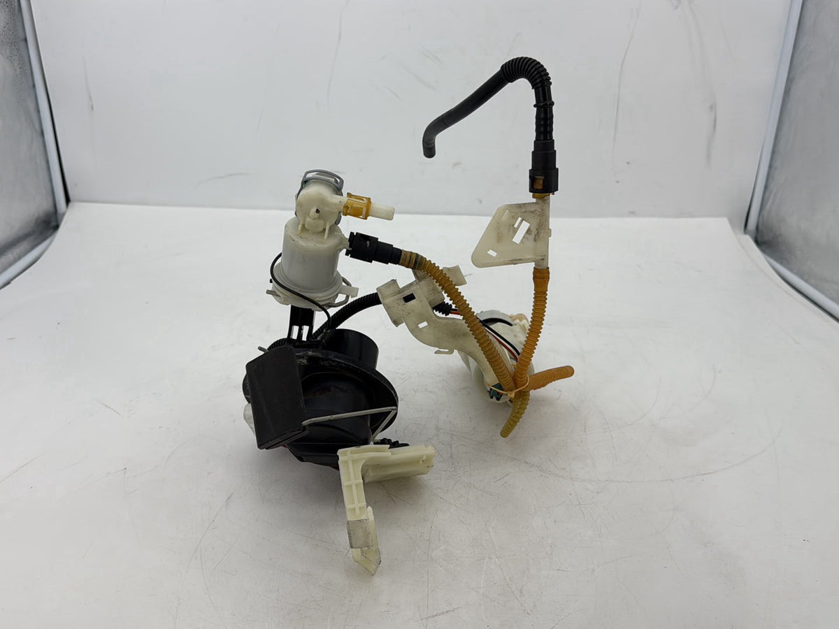 08 Harley Touring Electra Glide Ultra OEM Gas Gasoline Fuel Petrol Pump Sending